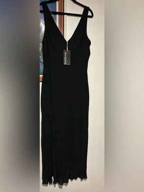 Black V-Neck Sleeveless Midi Dress